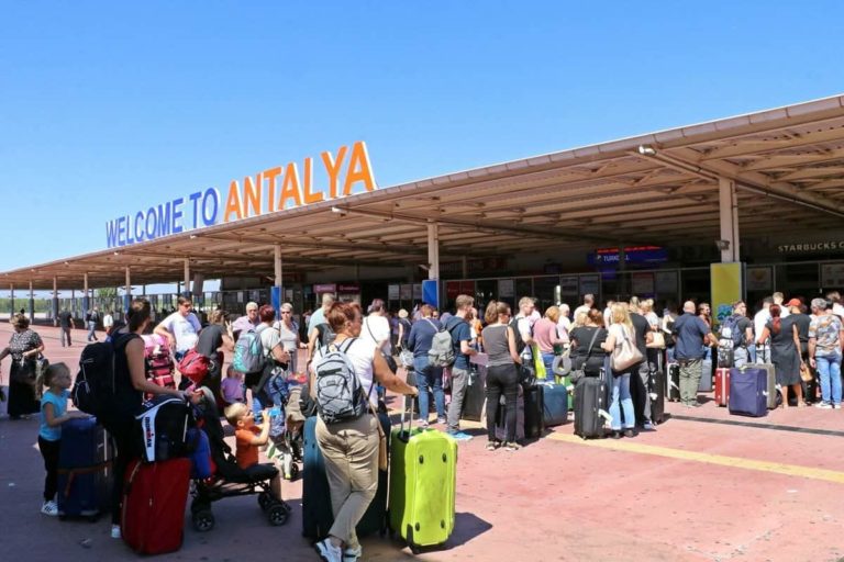 Saapuminen Antalyaan kansallisuuden mukaan vuonna 2019