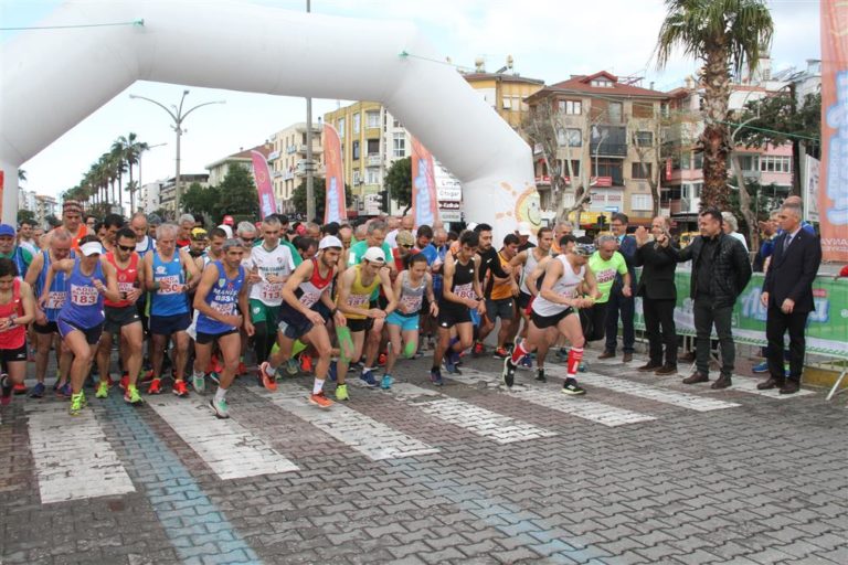 20. Alanya Atatürk Halk Koşusu ve Yarı Maratonu Yapılacak