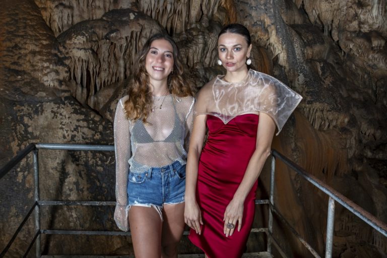 Modeshootings fanden in Dim Cave statt